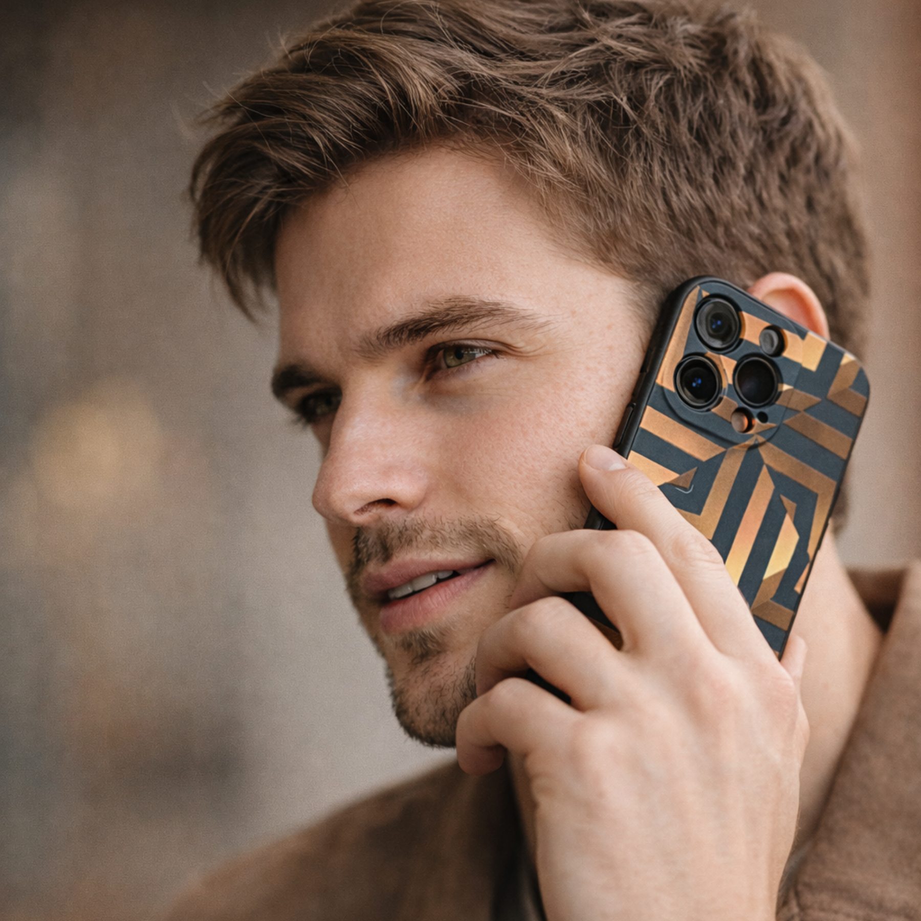 Czarno złote etui JOYPAC do iPhone 14 Pro z geometrycznym wzorem