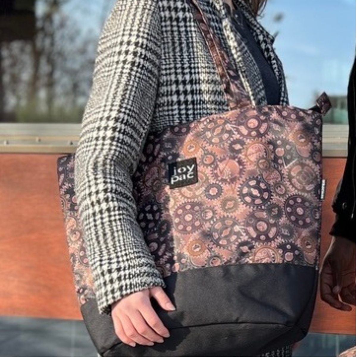 Torebka damska duża shopperka JOYPAC Shoper tote bag brązowa w geometryczny wzór