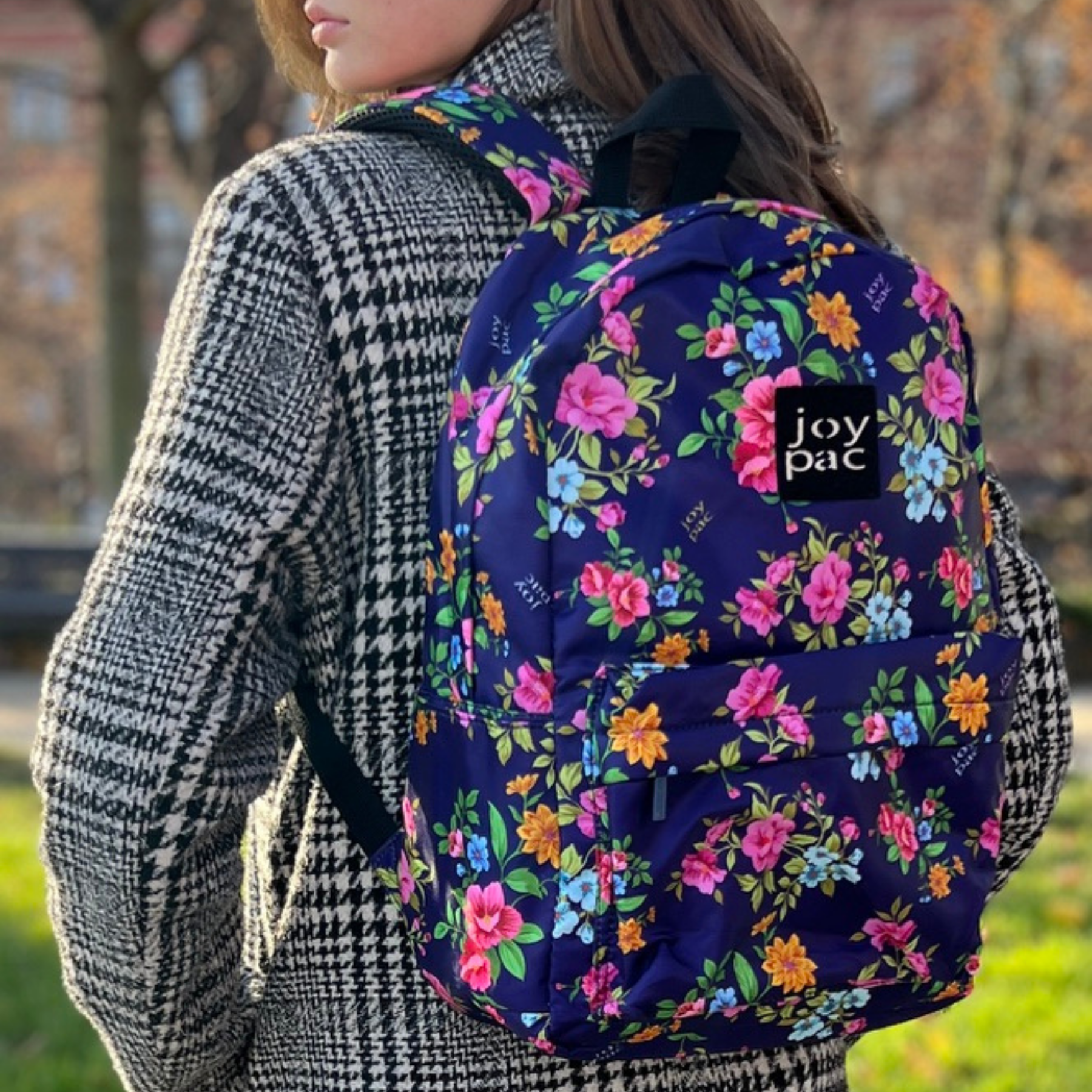 Damski plecak do samolotu na laptopa 15,6" miejski JOYPAC COLLEGE w pięknym kwiatowym wzorze