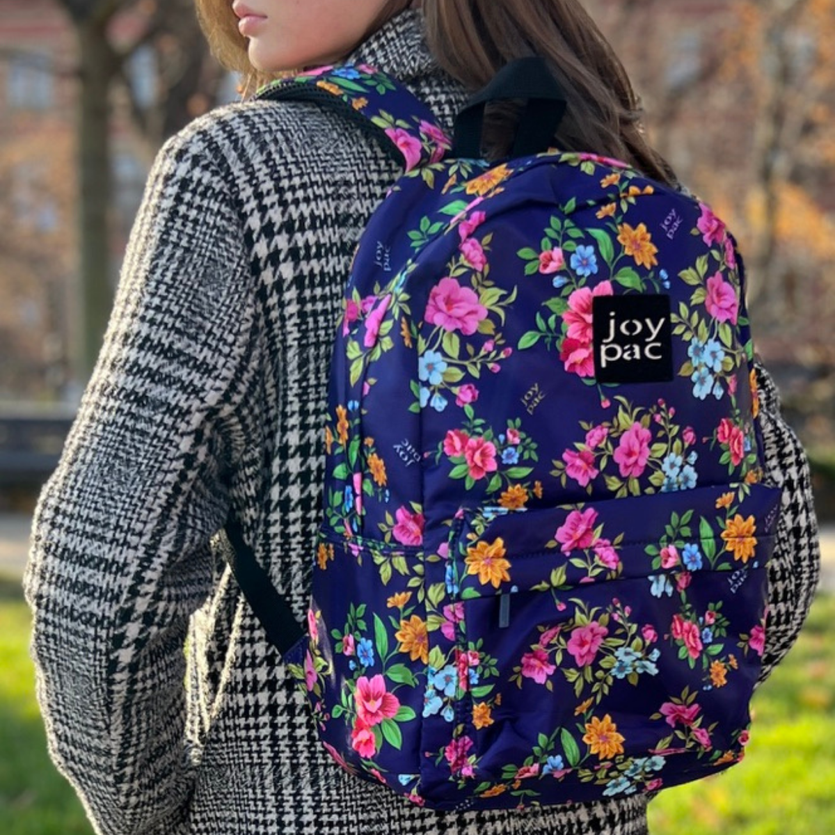 Damski plecak do samolotu na laptopa 15,6" miejski JOYPAC COLLEGE w pięknym kwiatowym wzorze