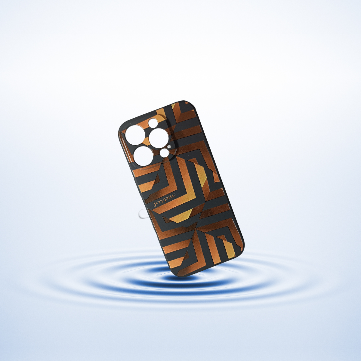 Złote etui JOYPAC do iPhone 15 z geometrycznym wzorem