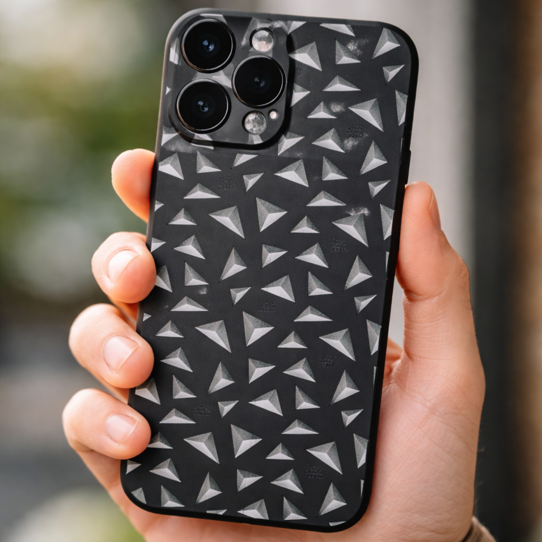 Czarne etui JOYPAC do iPhone 14 Pro z geometrycznym wzorem